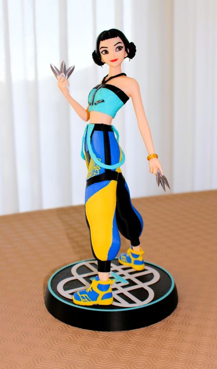 Zoey - figura 40cm